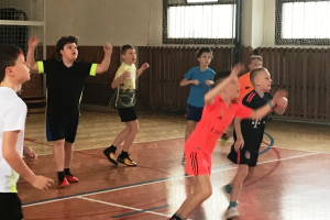 Vybíjená mezi čtvrťáky